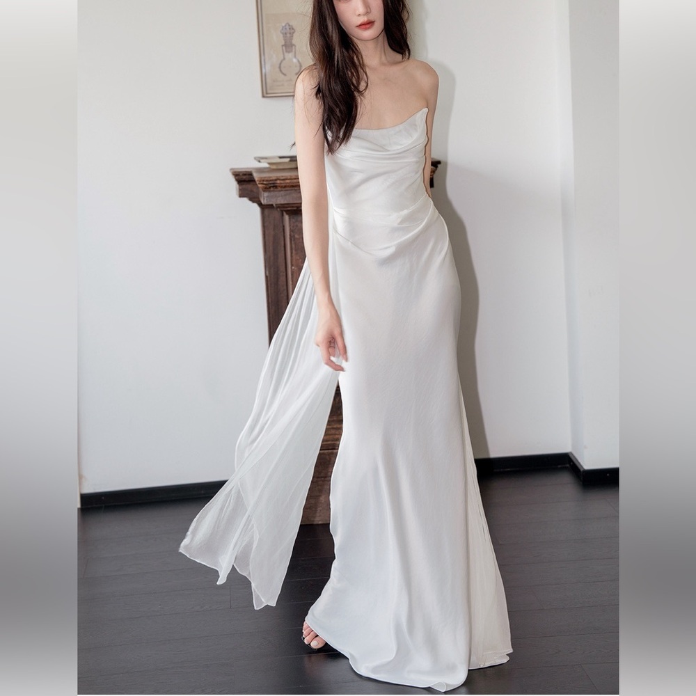 NWT - Elegant White Strapless Gown - Wedding/Cocktail Size 4-6